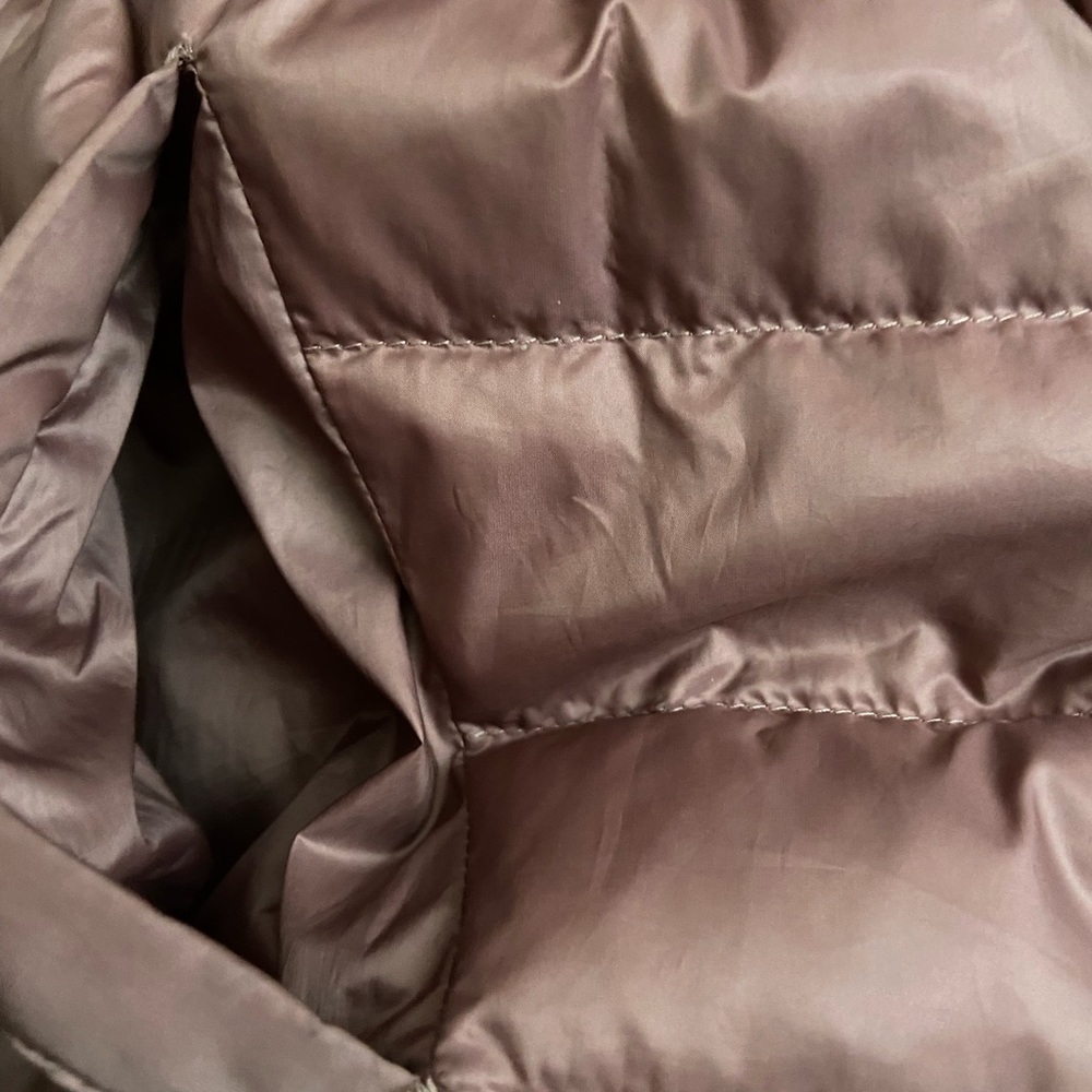 Burberry Kids Puffer Jacket in Burgundy - Picture 9 of 12